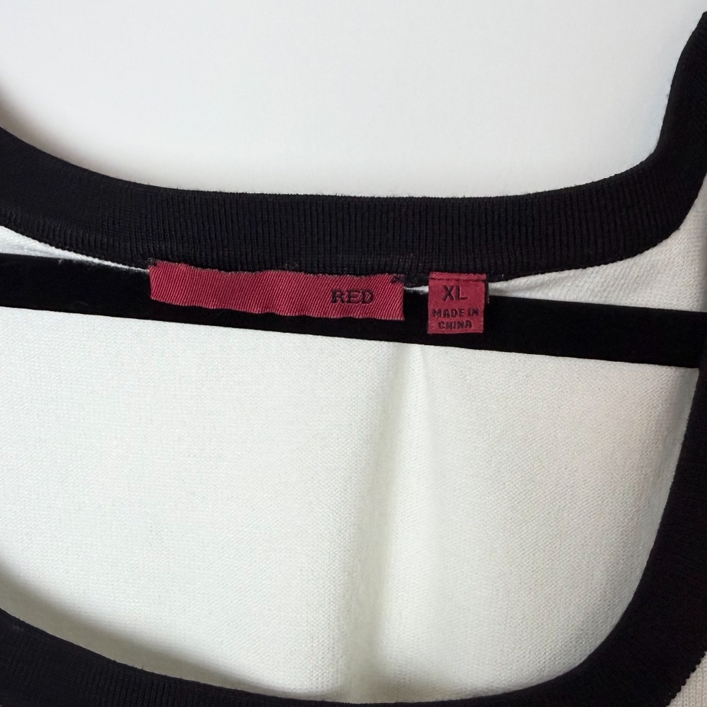 Red Size XL Tank‎ Top (A) - Picture 3 of 5